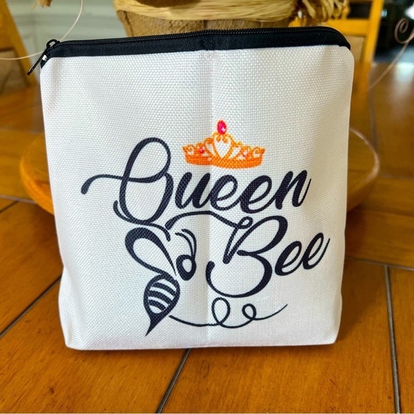 New Queen Bee Cosmetic Make-Up Bag With 2 Sided Graphic Design. - Picture 1 of 7